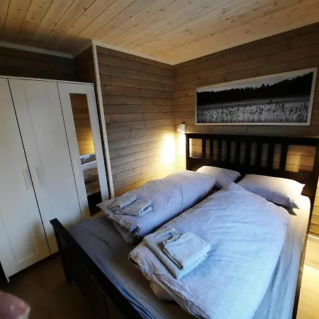 Atlanterhavsveien Rorbuer 度假居 Storsandoya