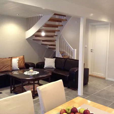 Atlanterhavsveien Rorbuer Tatil Evi Storsandoya